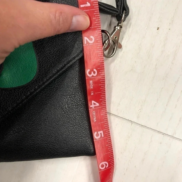 SAX Crossbody Purse with Adorable Flower attached NWOT Black - Picture 11 of 11